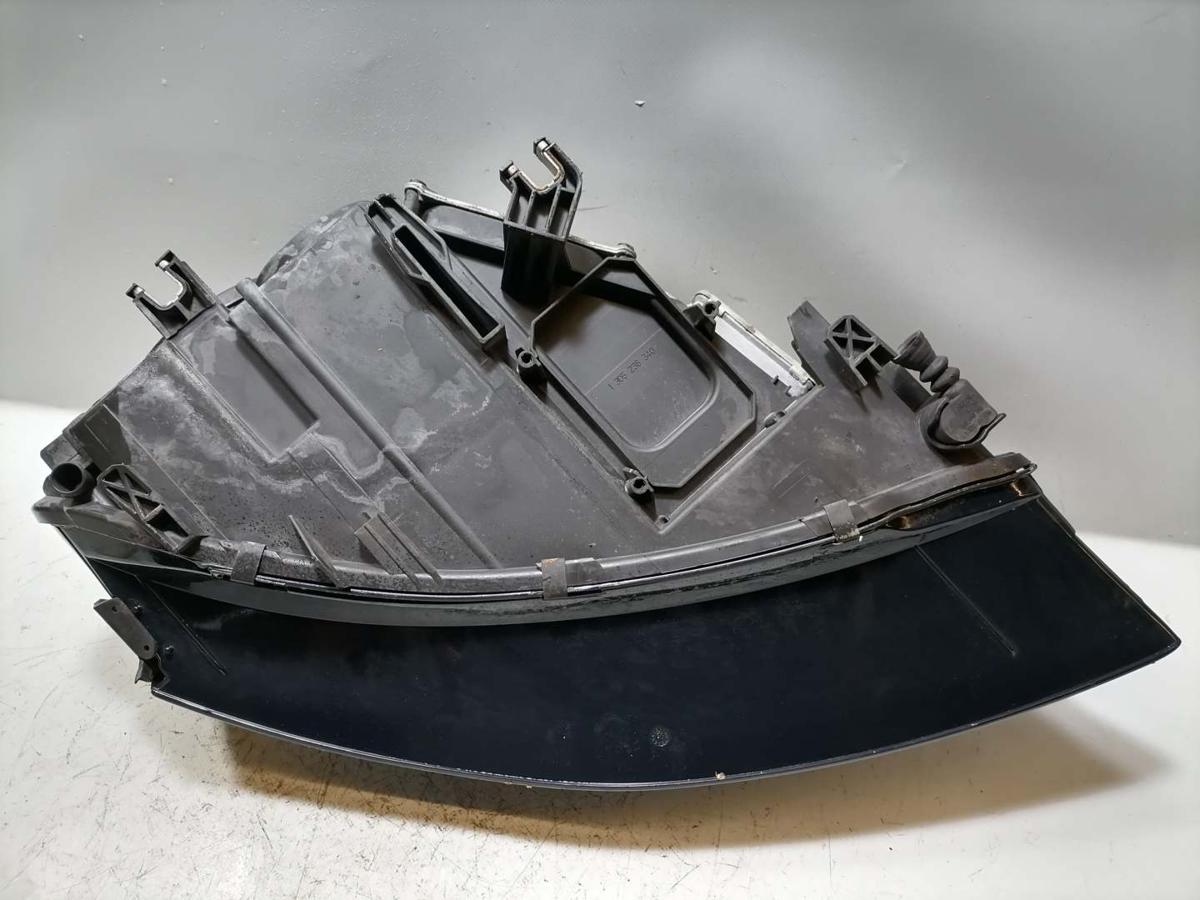 Audi A4 8K B8 original Xenonscheinwerfer vorn links Bj.2009